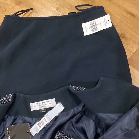 Tahari suit 0P petite navy New - Picture 12 of 12